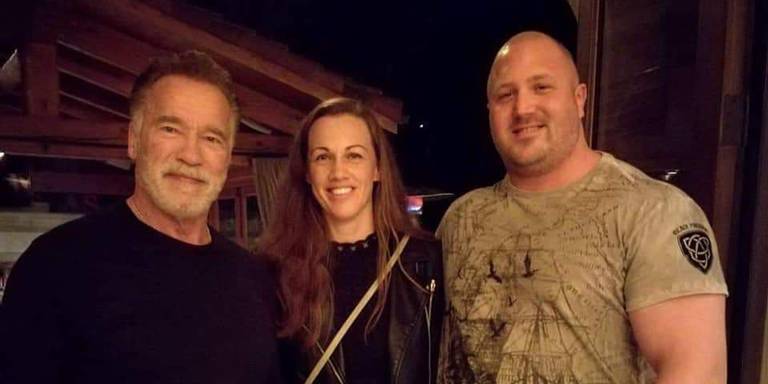 Sterkste man Jitse Kramer ontmoet Arnold Scharzenegger thuis