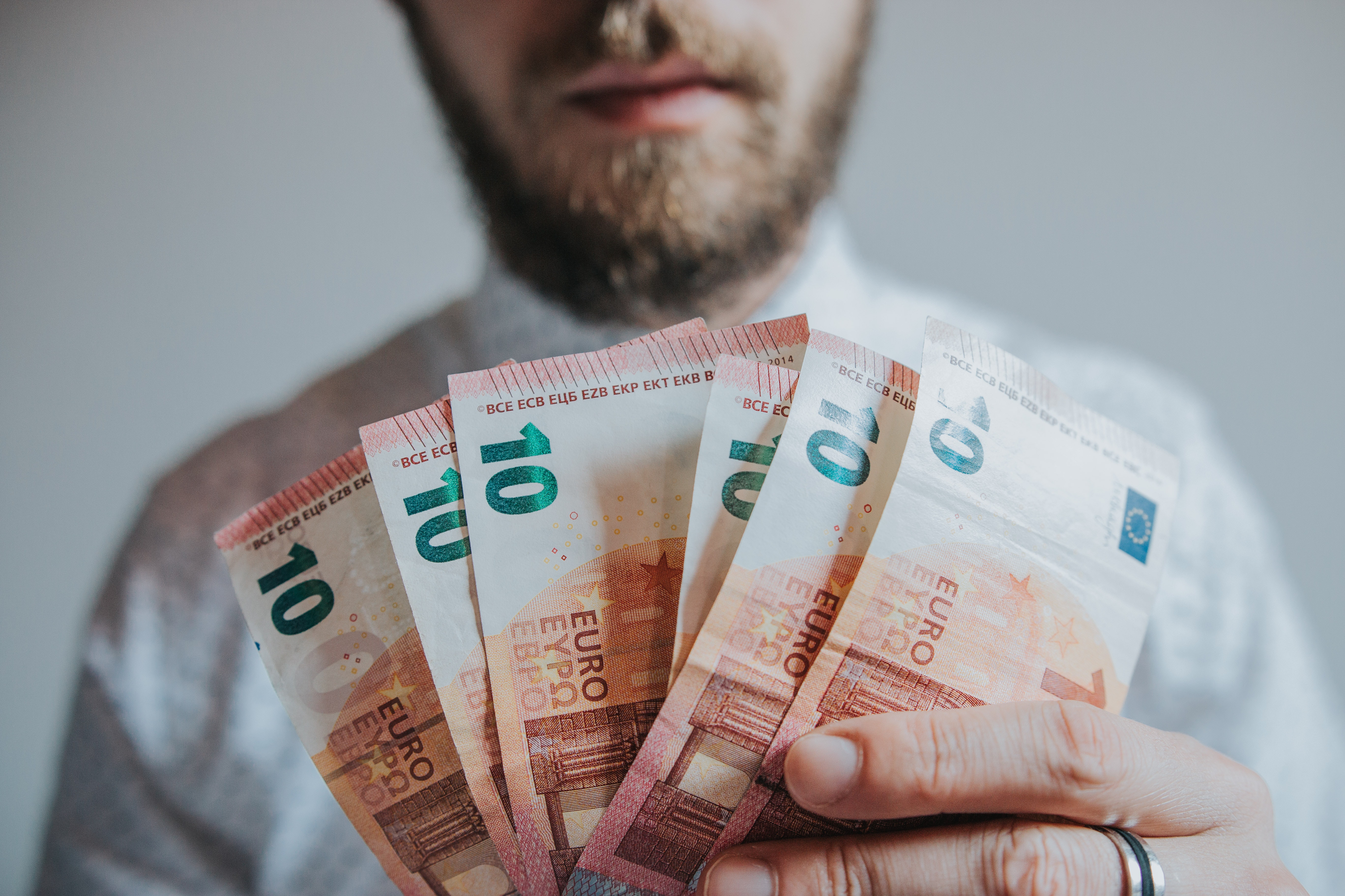 Bijklussende criminelen in nood
