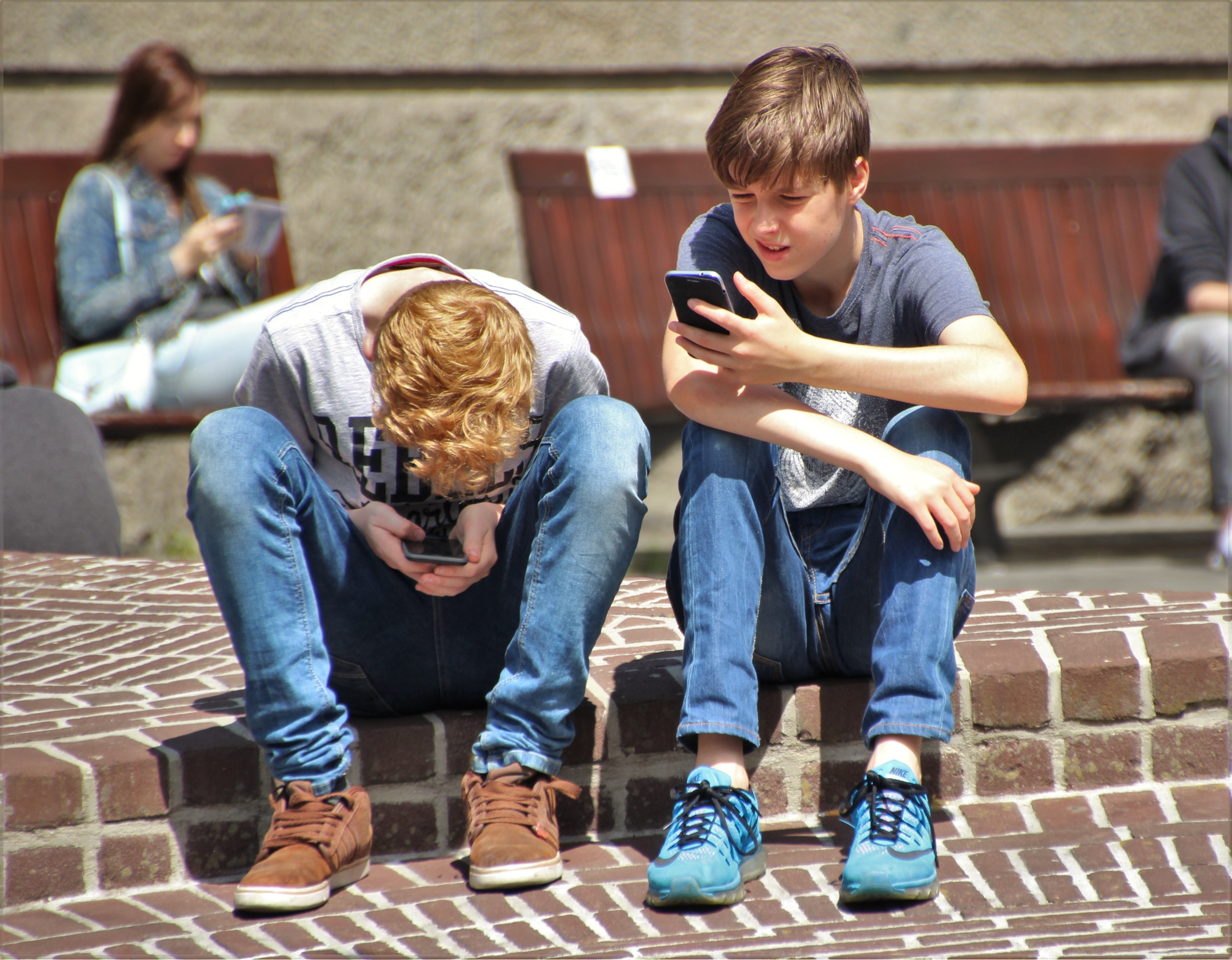 Telefoon checken van kinderen: Privacyschending?