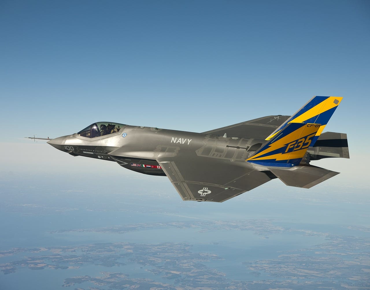 Eerste Nederlandse JSF op vliegbasis Leeuwarden