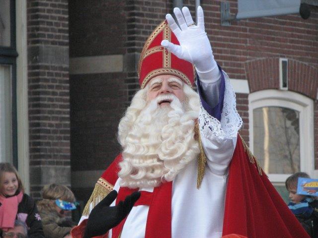 Merkwaardige Sinterklaasposters gevonden, Leeuwarden in paniek