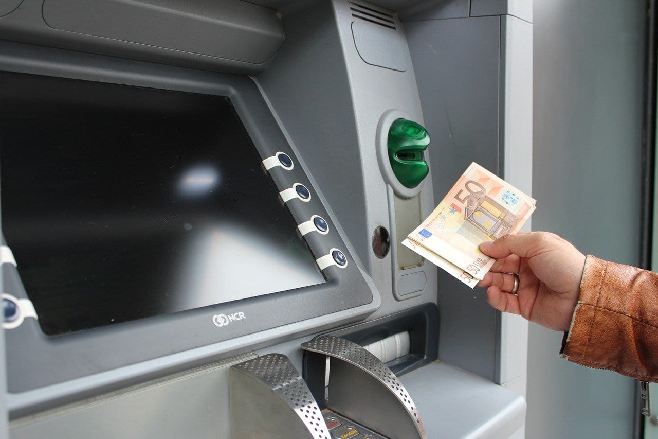 Pinautomaten voortaan ’s nachts gesloten