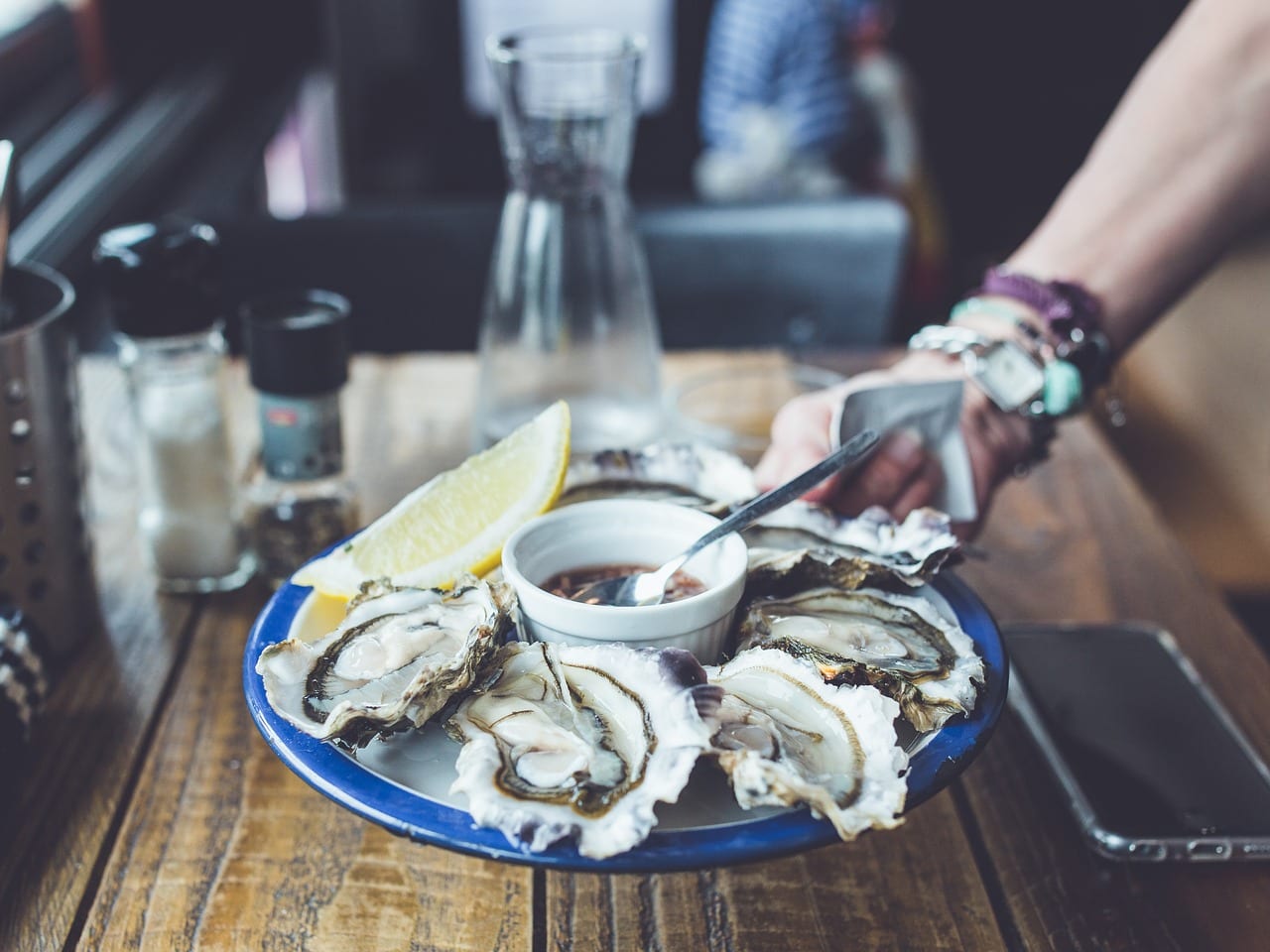 Vandaag kun je oesters komen eten in de Blokhuispoort