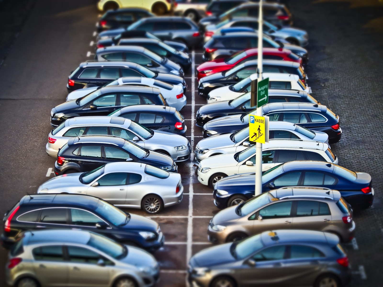 Gemeente Leeuwarden koopt scanauto voor snellere parkeercontrole