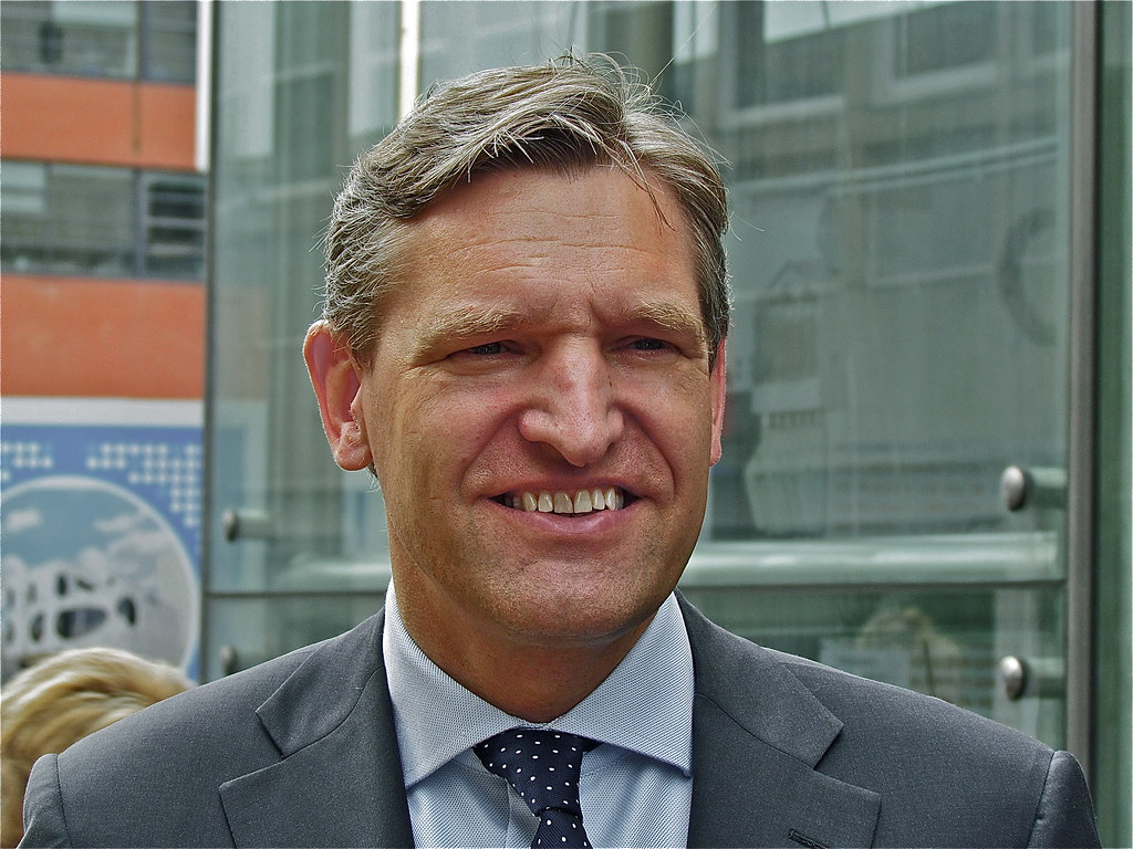 Buma: ‘Opening terrassen zo snel mogelijk, maar wel verantwoord’