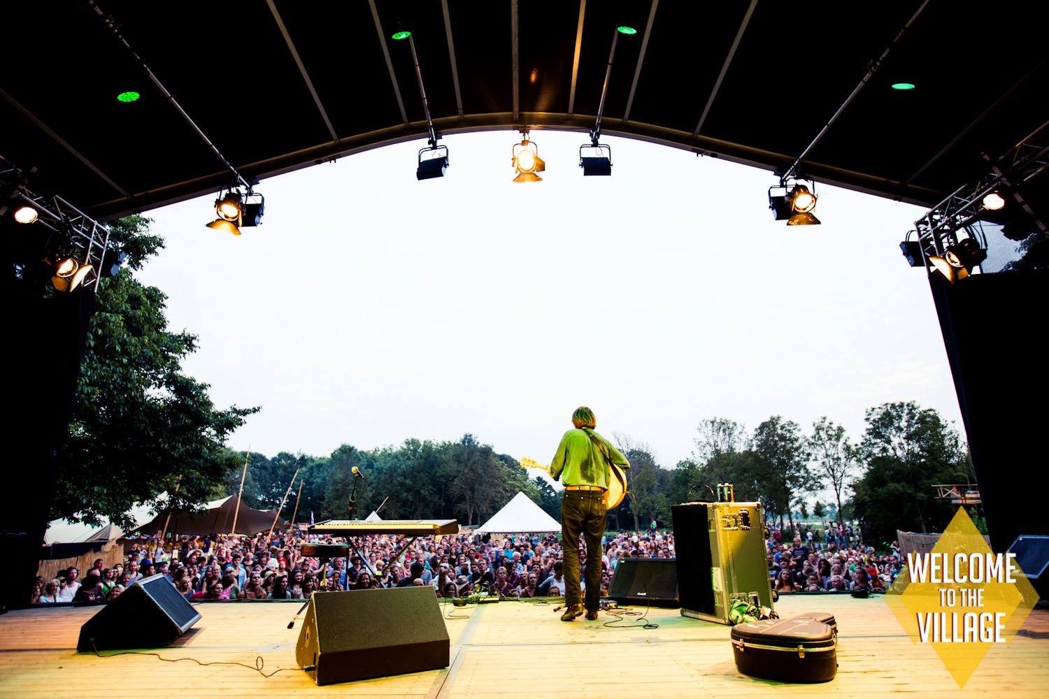 Dit is wat je moet weten over Welcome To The Village (zodat je heerlijk kunt genieten)