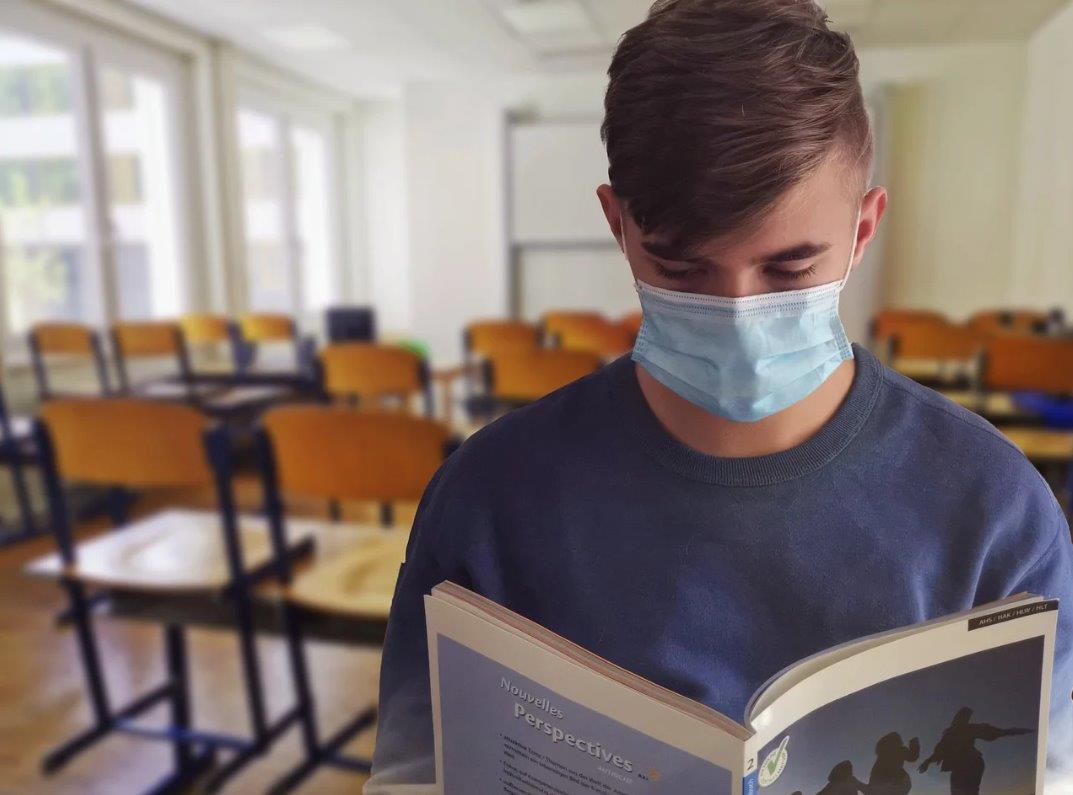 Dringend advies mondkapjes te dragen op middelbare scholen