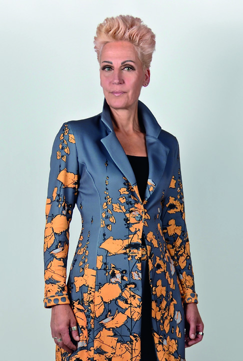 Column Moniek Miedema: Niet klagen, maar mooie kleding dragen!